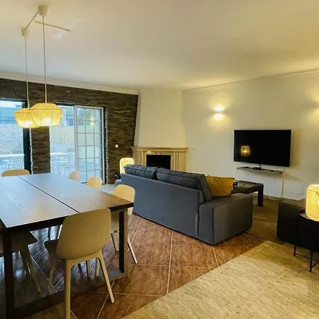 Mosqueira By Check-in Portugal * Αλμπουφέιρα